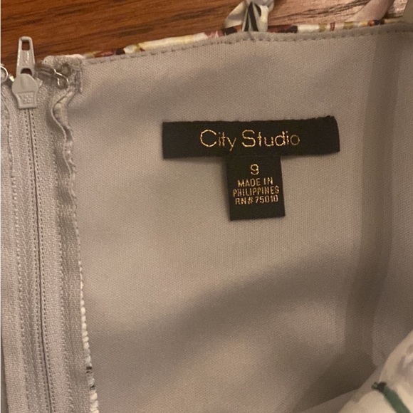 Lilac dress - Picture 2 of 2